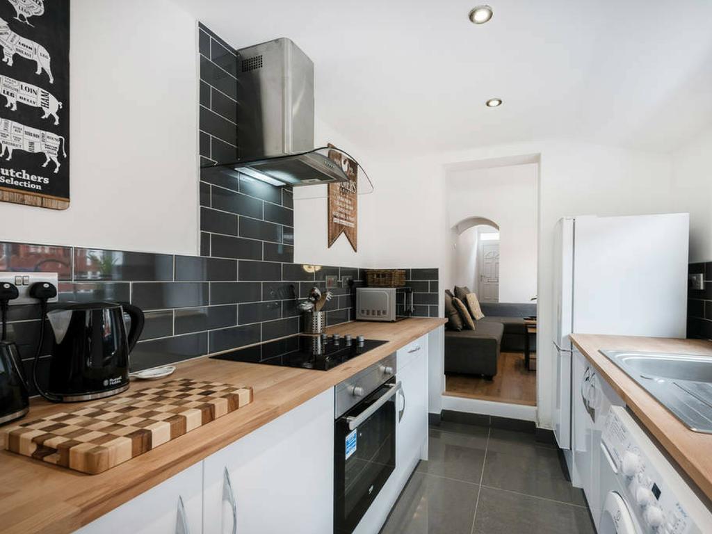 Cambridge House - Modern 2 Bedroom House, Close To Luton Airport & Town Centre Kültér fotó