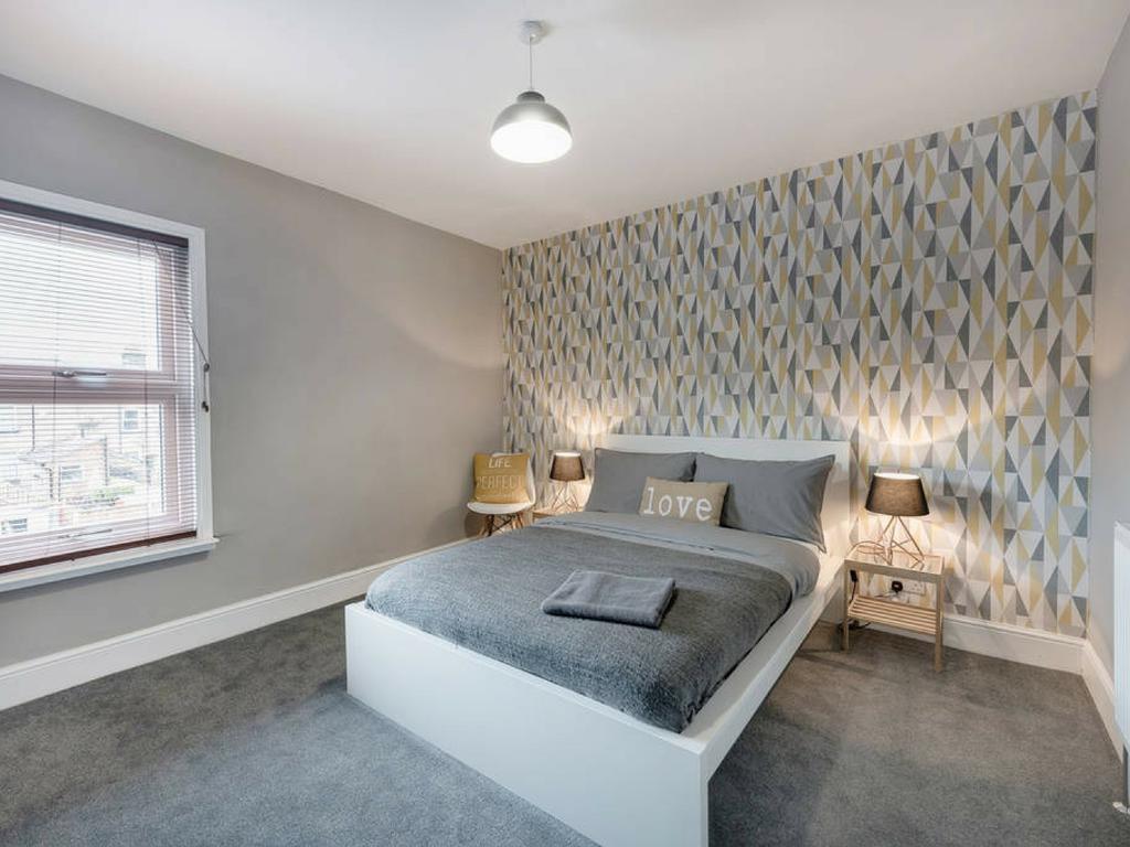 Cambridge House - Modern 2 Bedroom House, Close To Luton Airport & Town Centre Kültér fotó