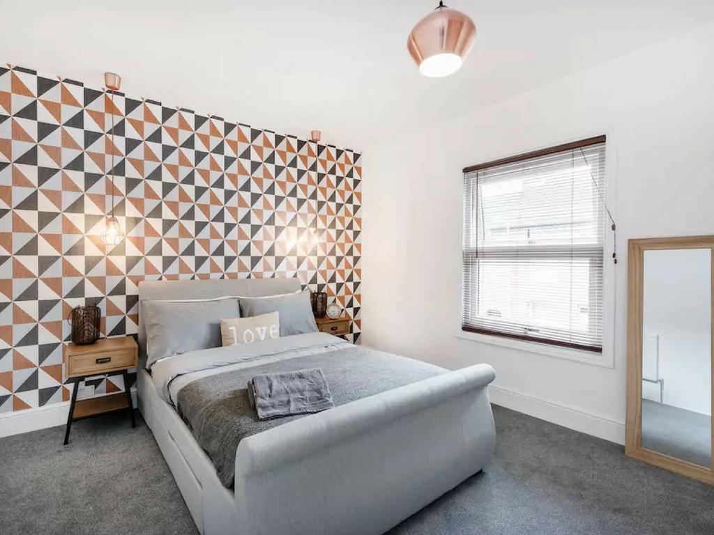 Cambridge House - Modern 2 Bedroom House, Close To Luton Airport & Town Centre Kültér fotó